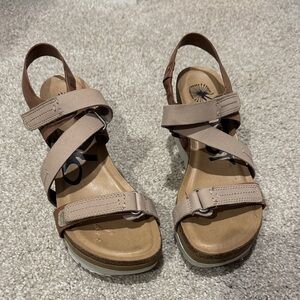 OTBT Women's Sandals in Brown and Cream